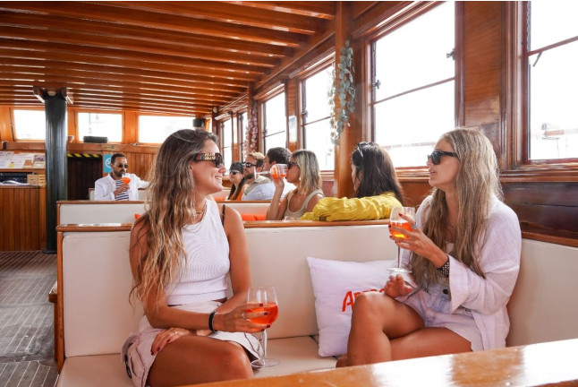 Salida en Goleta por la Costa de Barcelona con Tapa y Bebida (Barcelona)