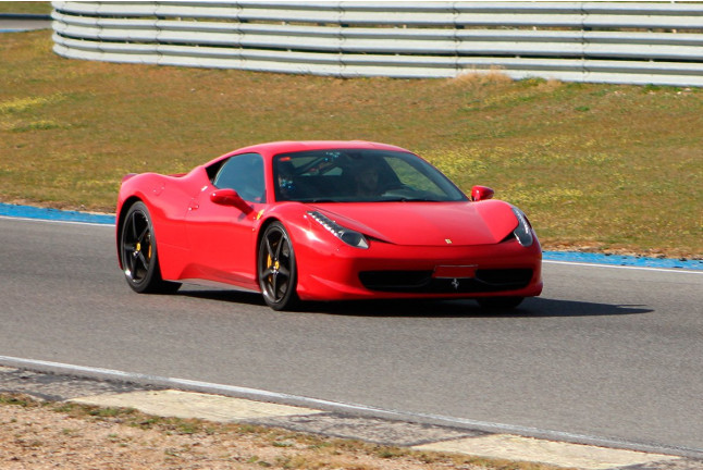 Conducir Ferrari o Lamborghini en el Circuit de Barcelona-Catalunya Gran Premio (4,7km)