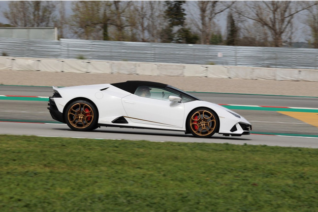 Conducir Ferrari o Lamborghini en el Circuit de Barcelona-Catalunya Gran Premio (4,7km)