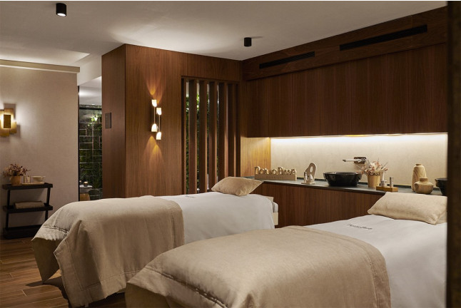 Circuito Spa en OASIS Wellness & Spa, Masaje RESET y Desayuno en SOFIA Bar & Tapas en Grand Hyatt Barcelona 5* (Barcelona)