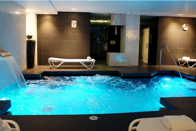 Circuito Spa con Cava o Zumo y Cena para dos en Serena SPA @ Grums Hotel 4* (Barcelona)