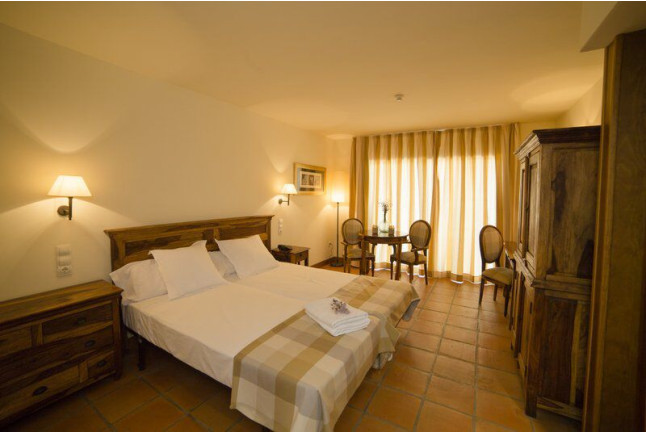 Escapada con Cena en La Figuerola Hotel & Restaurant 4* (Vandellòs, Tarragona)
