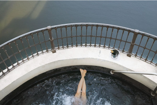 Experiencia Spa: Masaje Relajante, Jacuzzi y Copa de Cava en Hacienda Zorita Wine Hotel 5* (Valverdón, Salamanca)