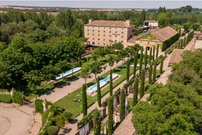 Experiencia Spa: Masaje Relajante, Jacuzzi y Copa de Cava en Hacienda Zorita Wine Hotel 5* (Valverdón, Salamanca)
