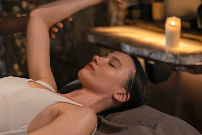 Experiencia Aguaespuma: Terma Privada y Masaje para dos en Halmma (Madrid)