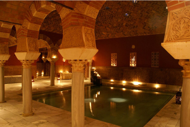 Exclusivo Aladinia: Baños Árabes de Noche y Masaje Relajante en Hammam Al Andalus (Córdoba)