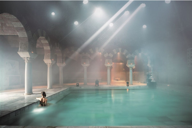 Exclusivo Aladinia: Baños Árabes de Noche y Masaje Relajante en Hammam Al Andalus (Córdoba)