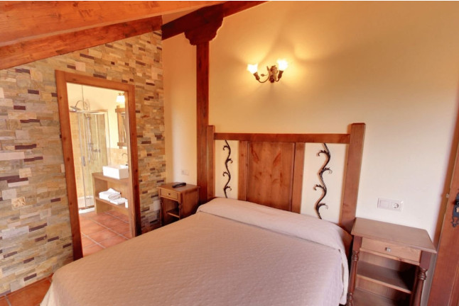 Escapada con Desayuno en Hospedería Los Reales (Carrizo de la Ribera, León)