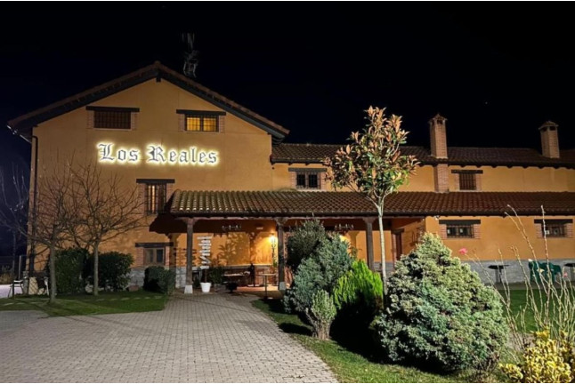 Escapada con Desayuno en Hospedería Los Reales (Carrizo de la Ribera, León)