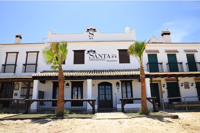 Escapada con Desayuno en Hostal Santa (El Rocío, Huelva)