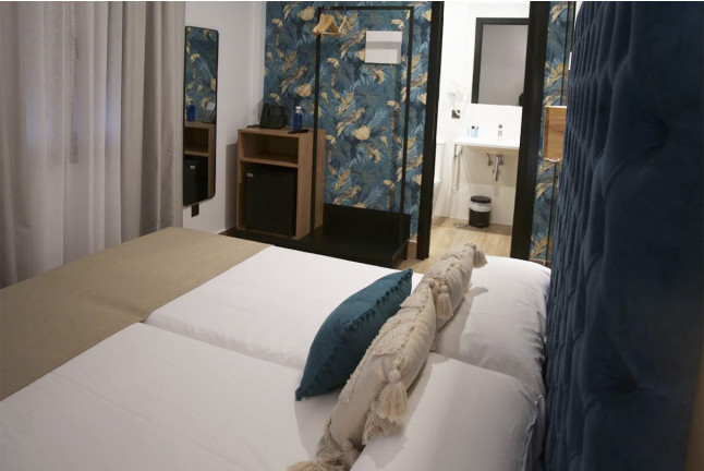 Escapada con Desayuno en Hostal Santa (El Rocío, Huelva)