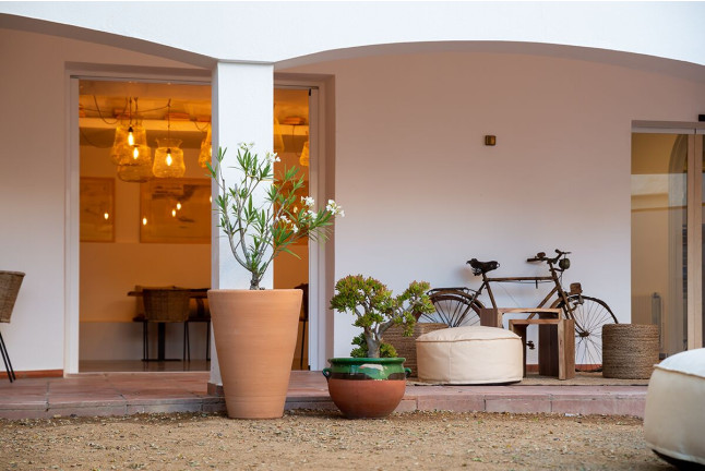 Escapada de 2 Noches con Desayuno en Hostal Es Niu (Tamariu, Girona)