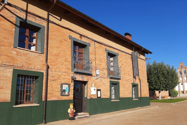 Escapada Rural con Desayuno en Hostal Los Oteros (Pajares de los Oteros, León)