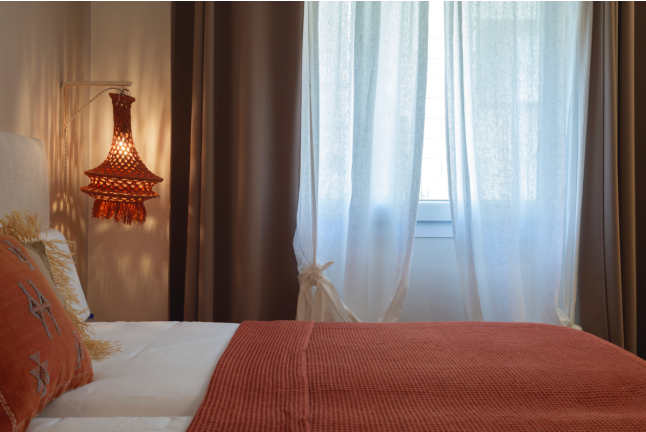 Escapada de 1 o 2 Noches con Desayuno en Hostal Boutique Es Portalet (Sant Feliu de Guíxols, Girona)