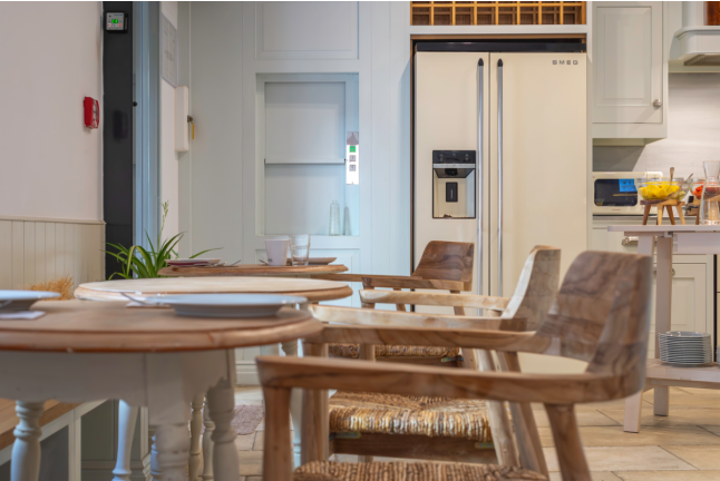 Escapada de 1 o 2 Noches con Desayuno en Hostal Boutique Es Portalet (Sant Feliu de Guíxols, Girona)