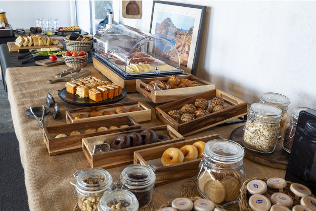 Escapada de 1 o 2 Noches con Desayuno en Hostal Boutique Es Menut (Tossa de Mar, Girona)