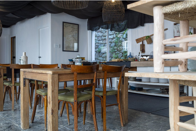 Escapada de 1 o 2 Noches con Desayuno en Hostal Boutique Es Menut (Tossa de Mar, Girona)