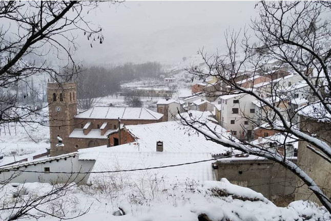 Escapada Rural de 2 Noches con Desayuno en Hostería la Barbacana (Tramacastiel, Teruel)