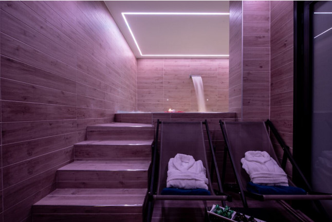 Escapada Relax con Acceso Exclusivo a la Zona Wellness y Cena en Hotel Avenida Coruña (A Coruña) 