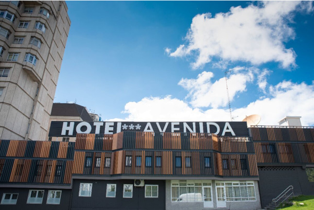 Escapada Relax con Acceso Exclusivo a la Zona Wellness y Cena en Hotel Avenida Coruña (A Coruña) 