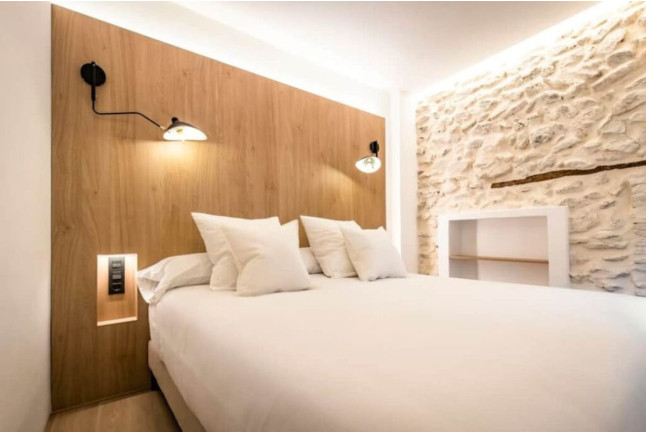 Escapada con Desayuno y Jacuzzi Privado en ABBI Suites Casa Rural, Suites & Spa (Bocairent, Valencia)