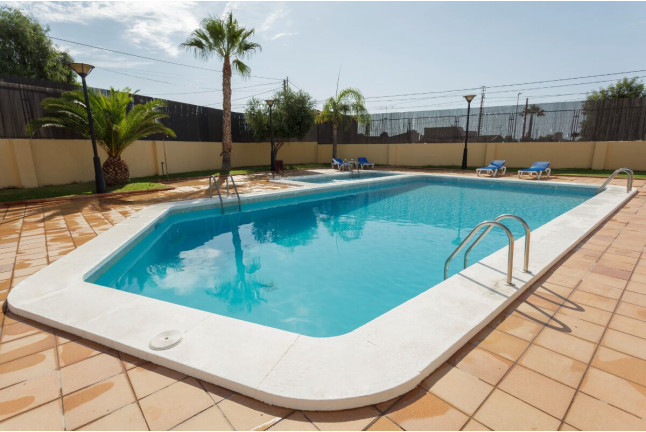 Escapada de 2 Noches en Hotel Abril (San Juan, Alicante)