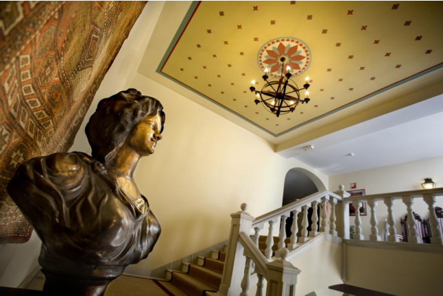 Escapada con almuerzo o cena en Hotel Alcázar de la Reina 4* (Carmona, Sevilla)