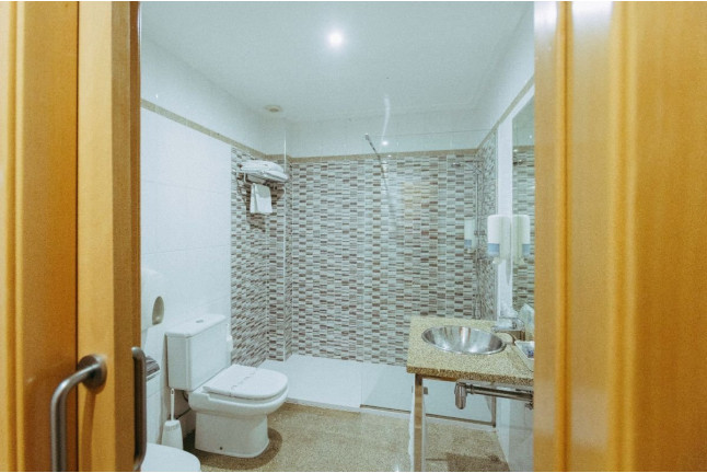 Escapada de 2 Noches con Desayuno y Acceso Privado al Spa en Hotel Alfonso I 4* (Tui, Pontevedra)