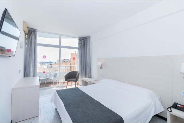 Escapada de 2 Noches con Bañera Hidromasaje en Hotel Amic Horizonte 3* (Palma de Mallorca)