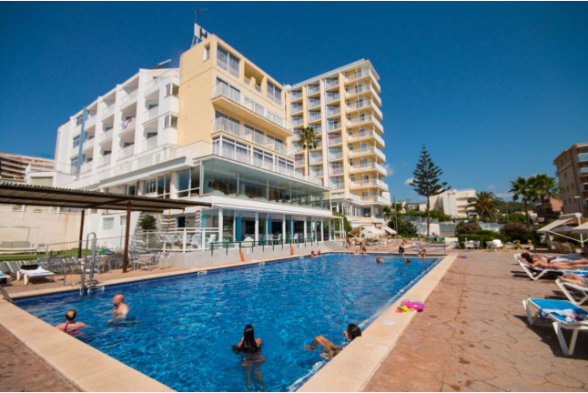 Escapada de 2 Noches con Bañera Hidromasaje en Hotel Amic Horizonte 3* (Palma de Mallorca)