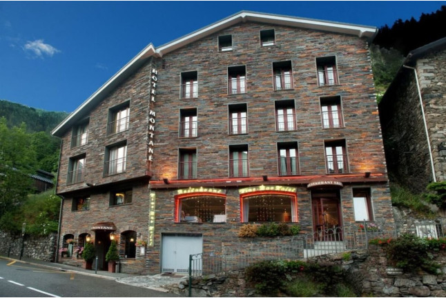 Escapada con Desayuno con Opción de Comida o Cena en Hotel Montané 3* (Arinsal, Andorra)