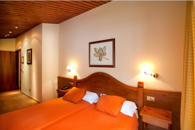 Escapada con Desayuno con Opción de Comida o Cena en Hotel Montané 3* (Arinsal, Andorra)
