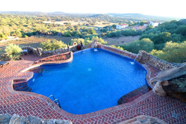 Escapada de 1 o 2 Noches con Cena y Visita a Bodega en Hotel Monasterio Rocamador (Almendral, Badajoz)