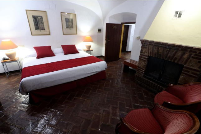 Escapada de 1 o 2 Noches con Cena y Visita a Bodega en Hotel Monasterio Rocamador (Almendral, Badajoz)