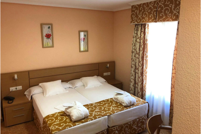 Escapada de 2 Noches con Spa en Hotel Balneario de La Virgen (Jaraba, Zaragoza)
