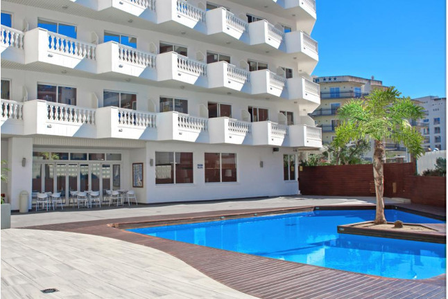 Hotel Benat II 4* en Calella, Barcelona ¡Relajaos! | Aladinia
