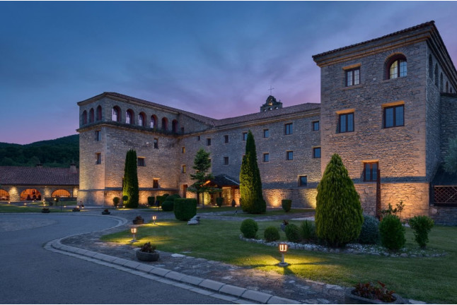 Escapada en Villa Deluxe con Spa y Desayuno en Hotel & SPA Monasterio de Boltaña 5* (Boltaña, Huesca) 