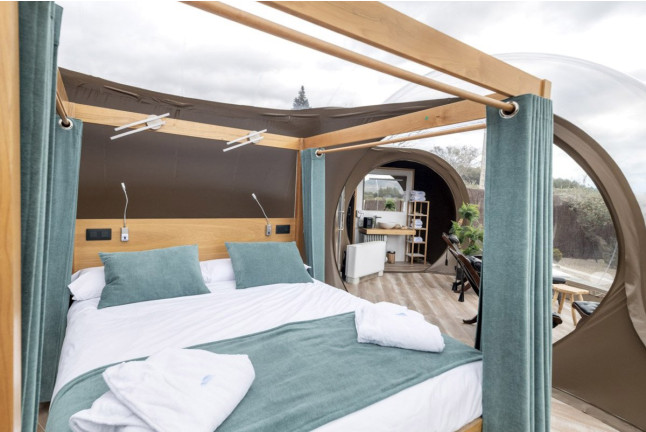Escapada en Bubble VIP Hidro con Bañera de Hidromasaje y Desayuno en Zielo de Levante (Tírig, Castellón)