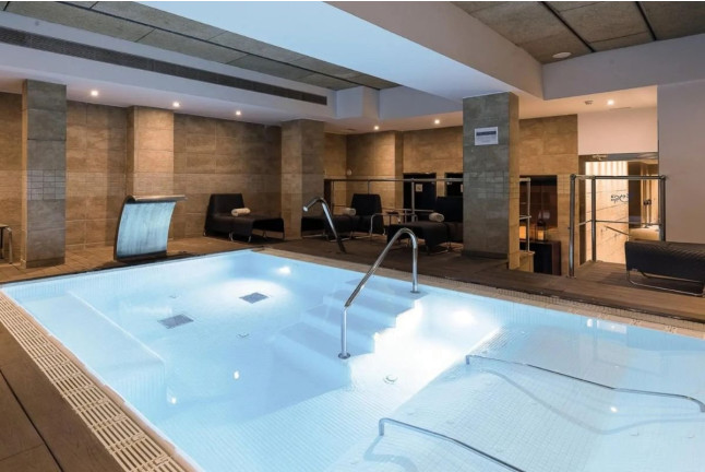 Circuito Spa y Masaje con Aromaterapia o Terapéutico en Hotel Catalonia Ramblas 4* (Barcelona)