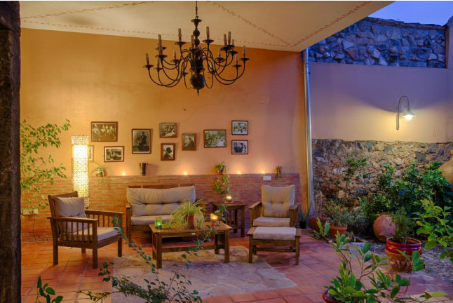 Escapada con Desayuno en Hotel Rural Cerro Príncipe (La Garrovilla, Badajoz)