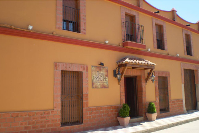Escapada con Desayuno en Hotel Rural Cerro Príncipe (La Garrovilla, Badajoz)