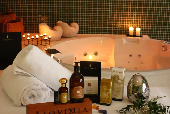 Escapada con Jacuzzi en Hotel Boutique Divino (Figueres, Girona)