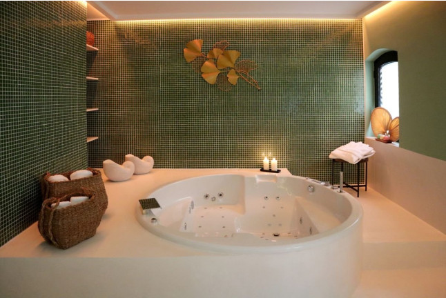 Escapada con Jacuzzi en Hotel Boutique Divino (Figueres, Girona)