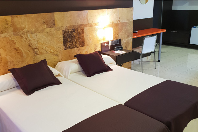 Escapada de 2 Noches con Jacuzzi Privado en Hotel Spa Pinar del Mar 3* (Platja d'Aro, Girona)