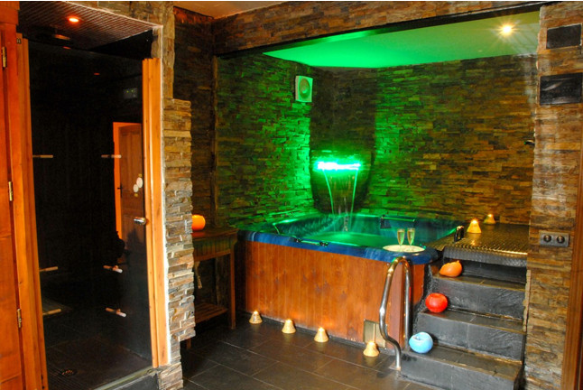 Escapada de 2 Noches con Spa Privado Romántico y Masaje Opcional en El Huerto del Abuelo (Almiruete, Guadalajara)