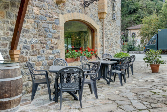 Escapada de 2 noches con Visita a bodega y Orujera en Hotel Cosgaya (Cantabria)
