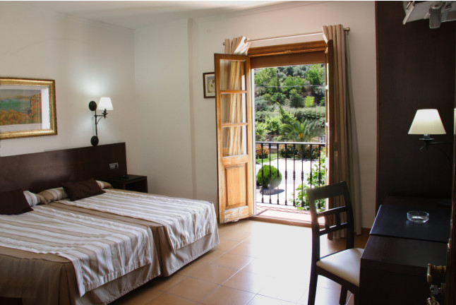 Escapada Rural de 2 Noches en Hotel Del Carmen (Prado Del Rey, Cádiz)