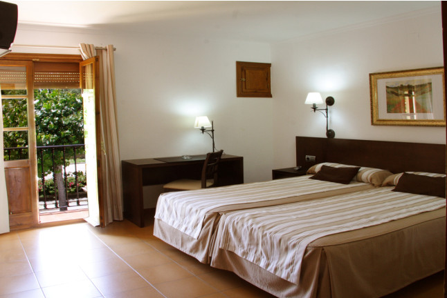 Escapada Rural de 2 Noches en Hotel Del Carmen (Prado Del Rey, Cádiz)