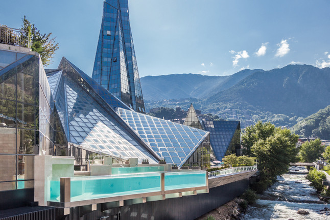 Escapada en Hotel 3* con Desayuno y Entrada a Caldea (Andorra)