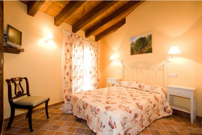 Escapada de 2 Noches con Opción a Desayuno en Hotel Rural El Pilaret (Azanuy, Huesca)